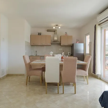 Apartmani Topcic Apartment