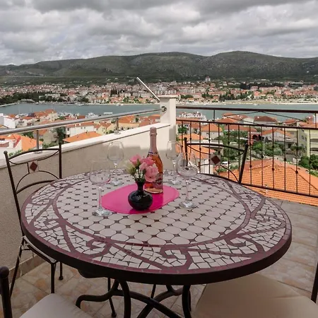 Apartmani Topcic * Trogir